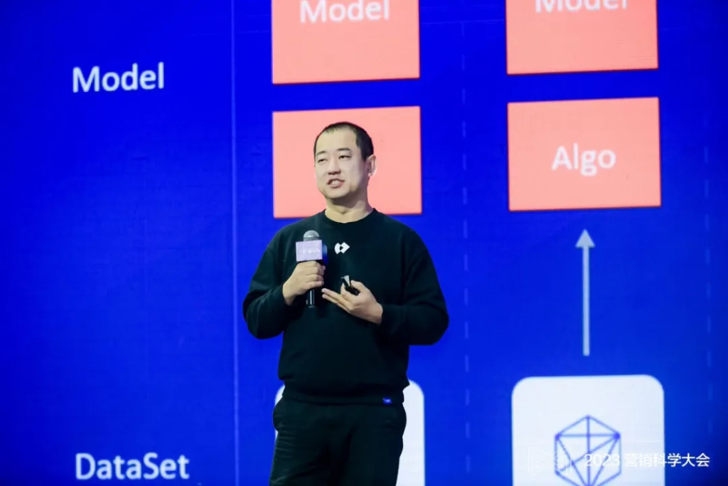 ����AI COO �ŷ�����ģ�ӽ��ع��û�����